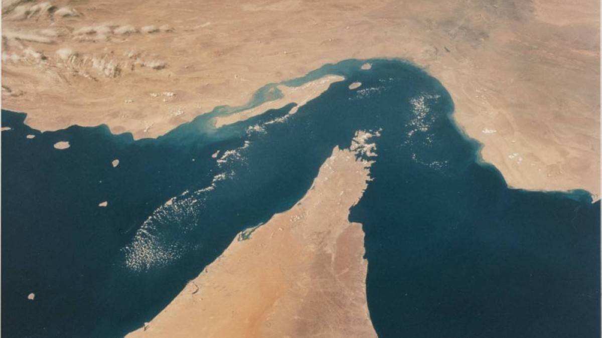 باريس تجمع 40 دولة لتأمين الملاحة في هرمز