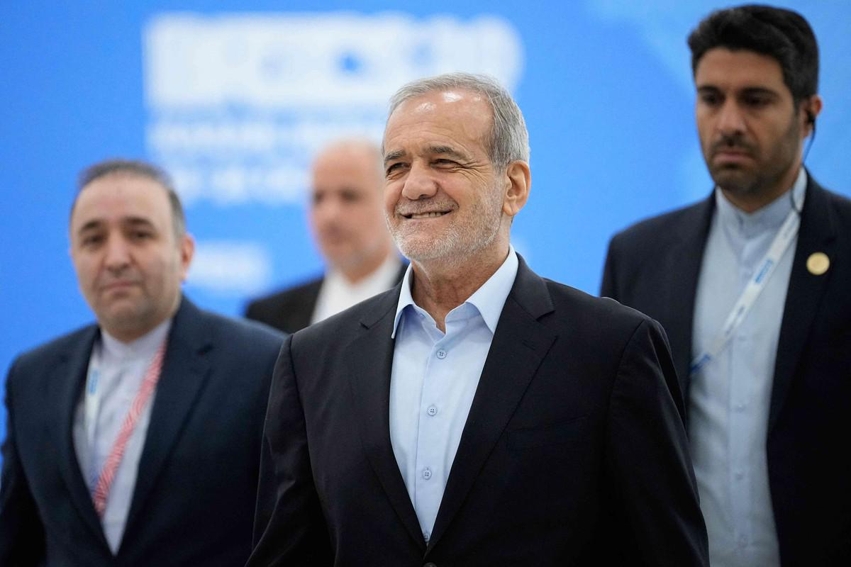 انقسام سياسي في إيران يهدد الملاحة بهرمز