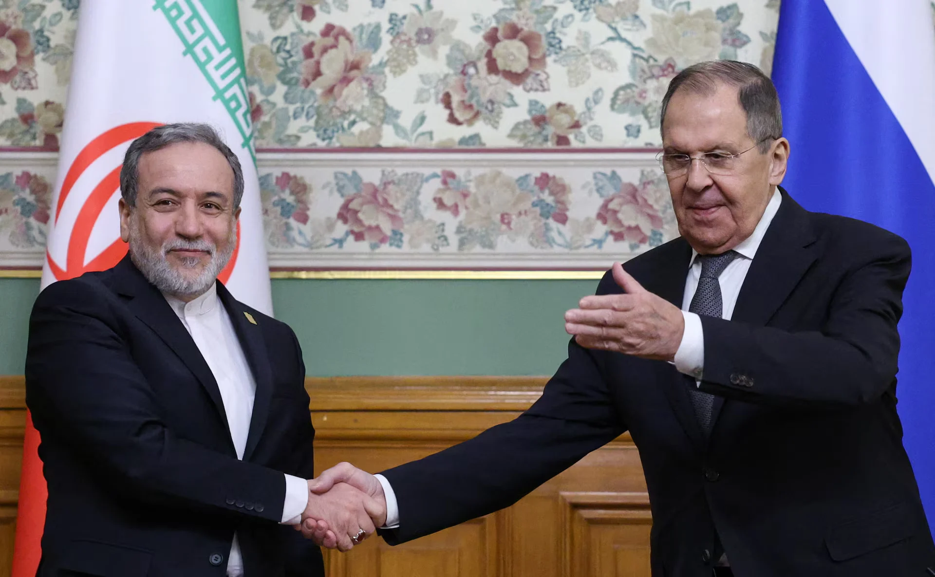 موسكو تتحرك بين طهران وواشنطن