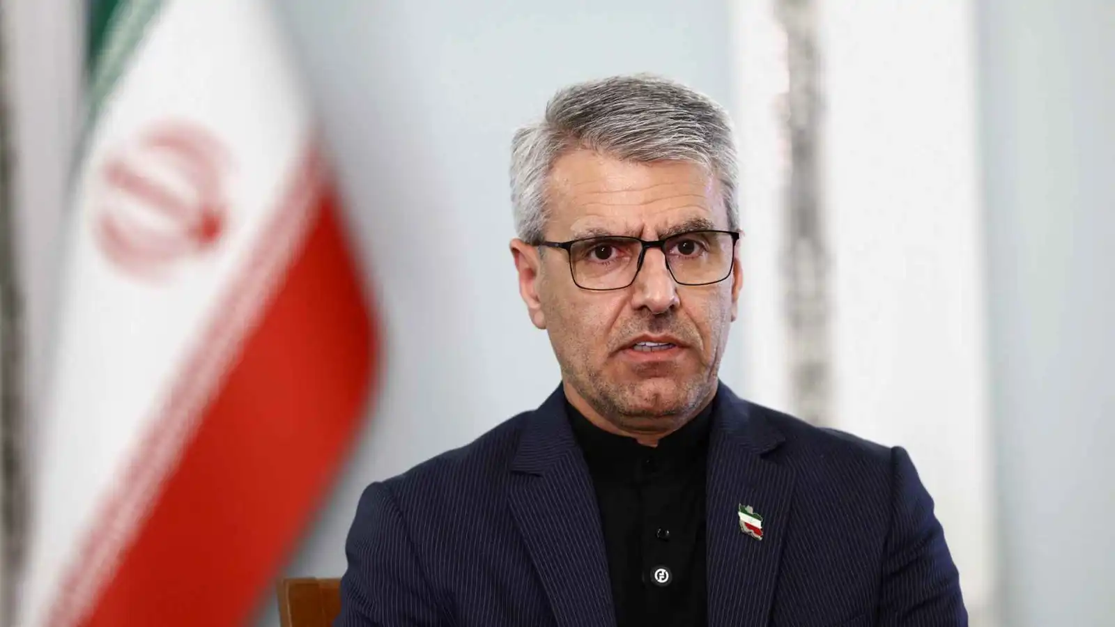 إيران تربط التفاوض بوقف الحصار وتلوح بخيارات أخرى