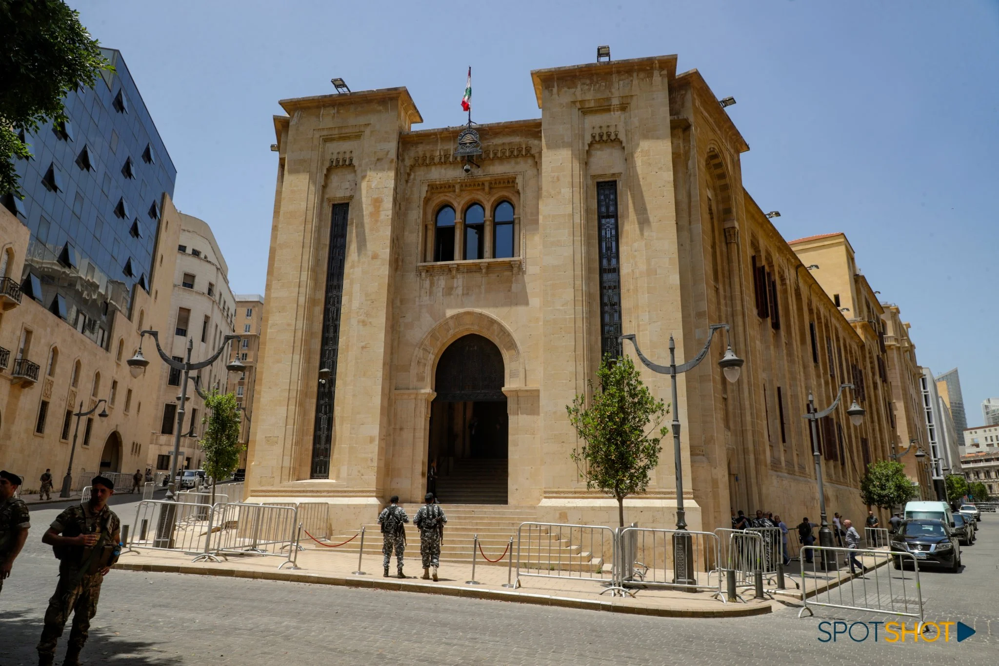 لبنان أمام معركة قانونية تحت وطأة الضغوط الخارجية