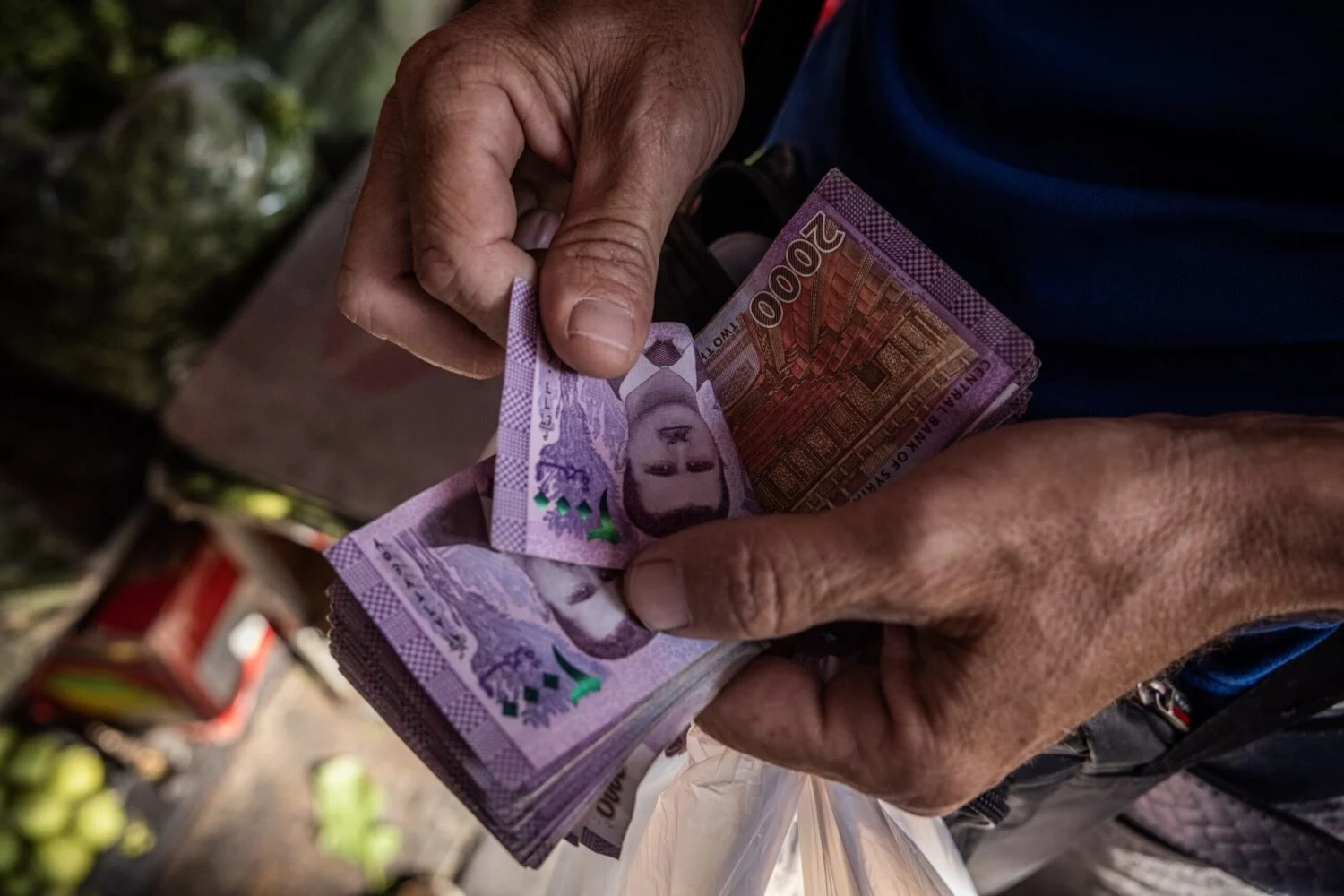 هل أخفق رفع العقوبات بإنقاذ الاقتصاد السوري المتعب؟