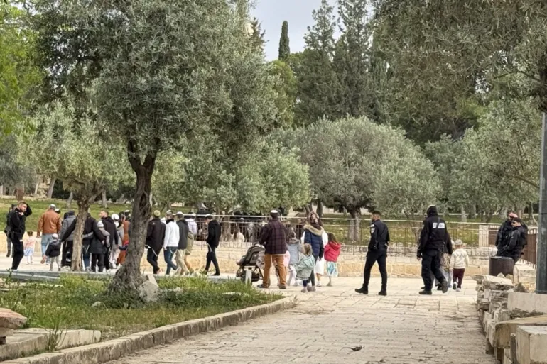 مستوطنون يقتحمون المسجد الأقصى تزامناً مع يوم عرفة