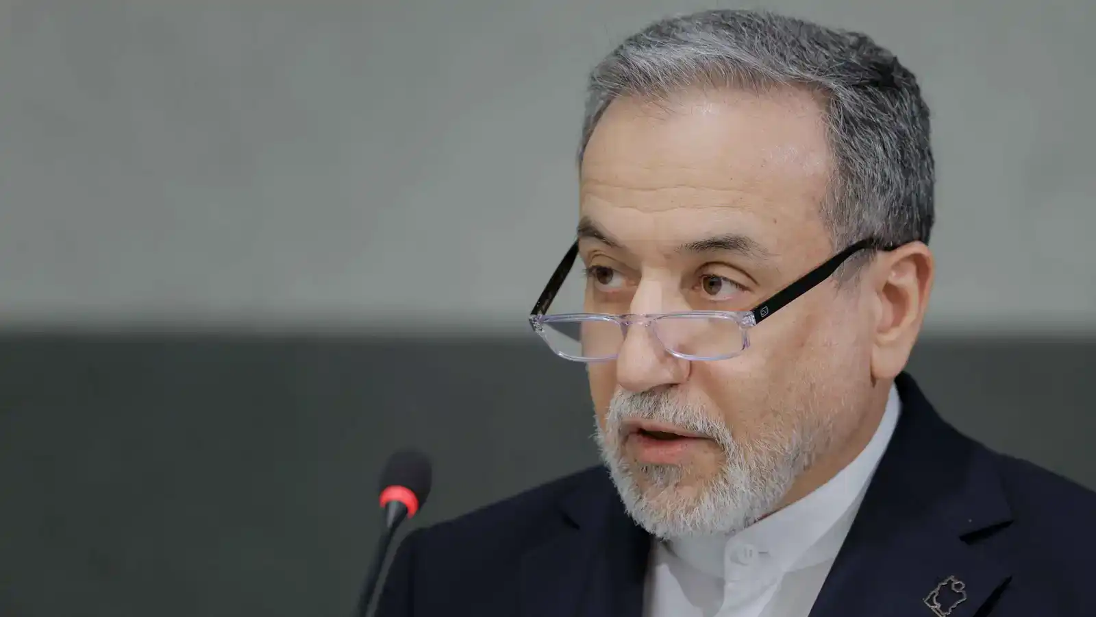 طهران ترفض الهدنة المؤقتة وتتمسك بشروطها