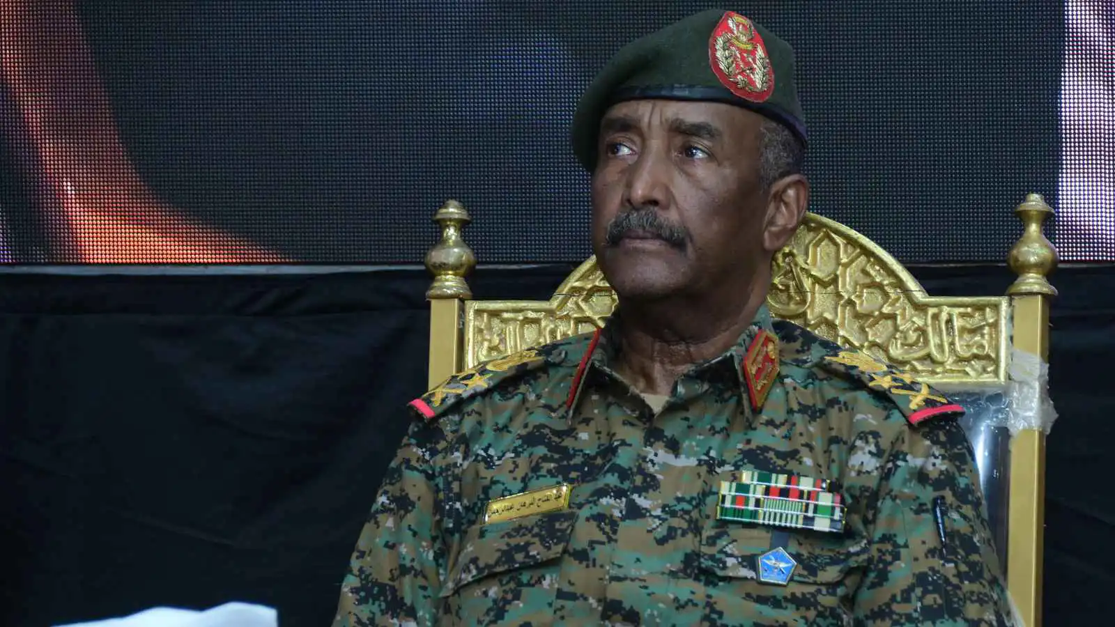 بين الشرعية والسلطة... البرهان يبحث عن مخرج دستوري