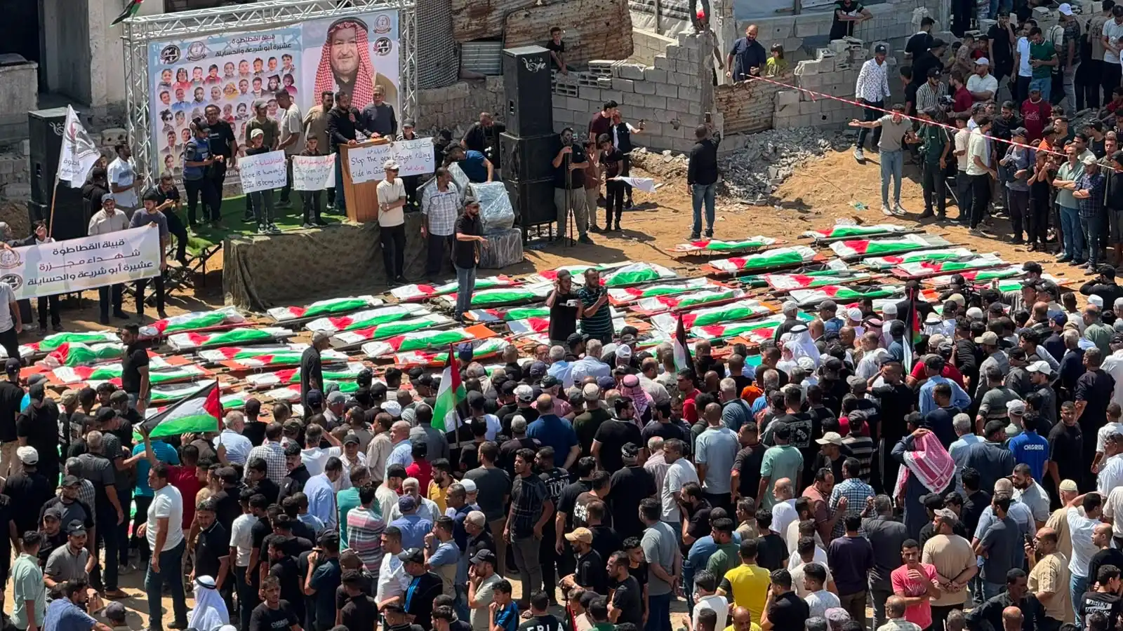 بعد انتشالهم من الركام.. غزة تشيّع 112 فلسطينياً