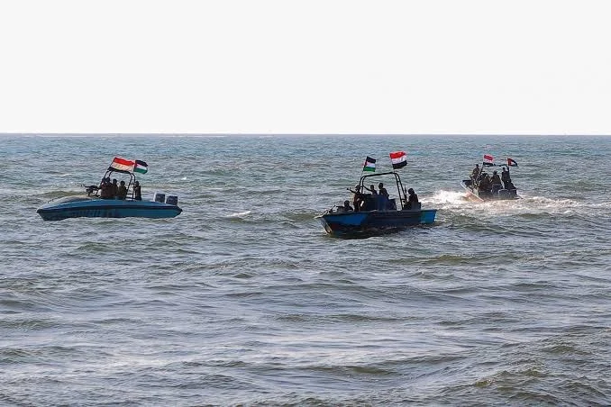 خليج عدن على صفيح ساخن بعد هجوم استهدف ناقلة نفط