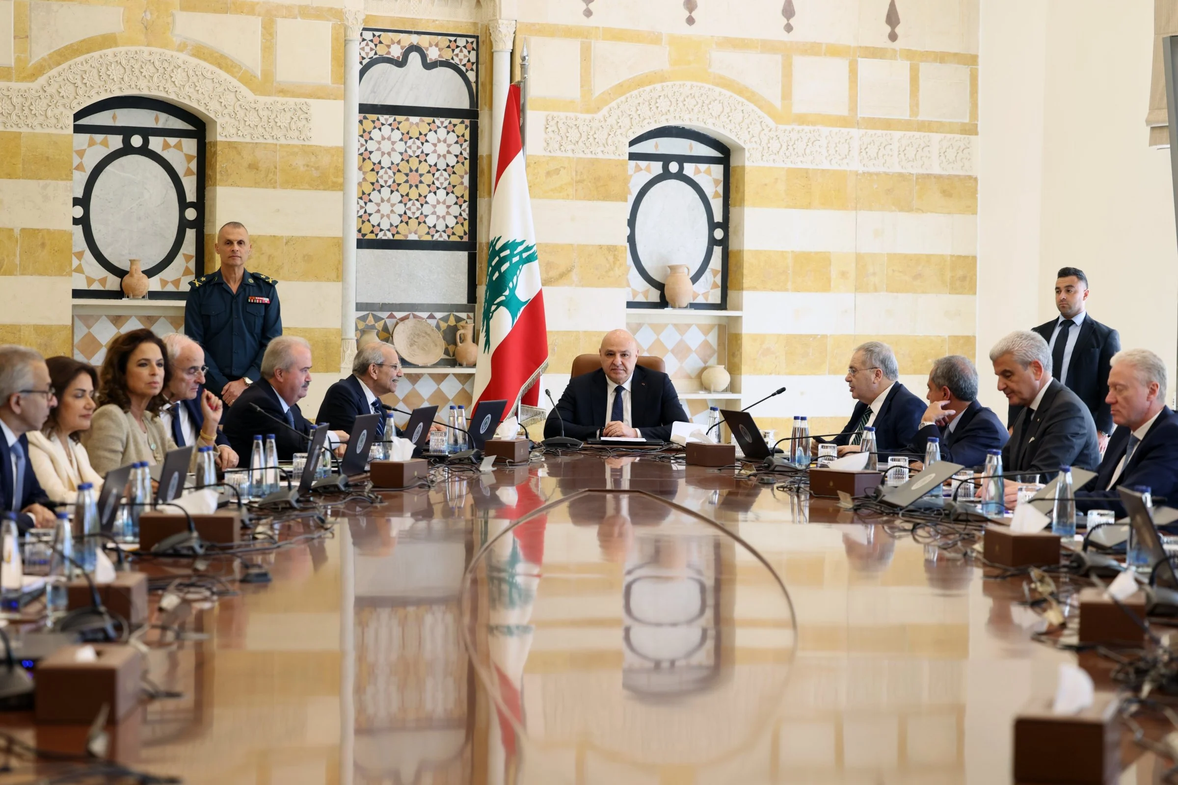 قرارات مالية وتعيينات واستثمارات جديدة في جلسة الحكومة اللبنانية 