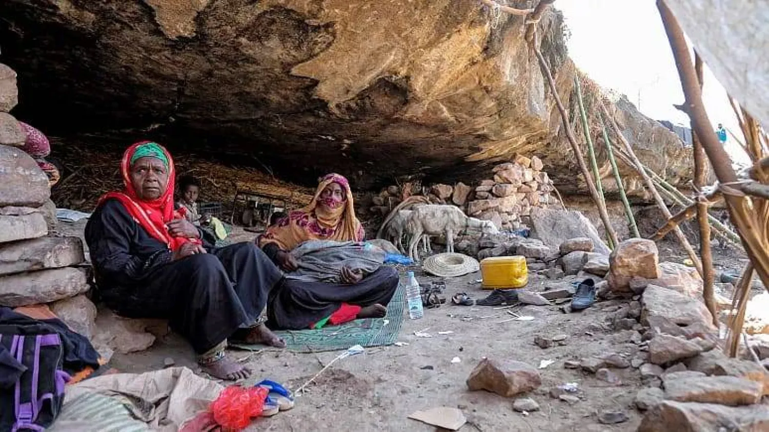 تدفق النازحين يفاقم أزمات السكن والمياه في تعز
