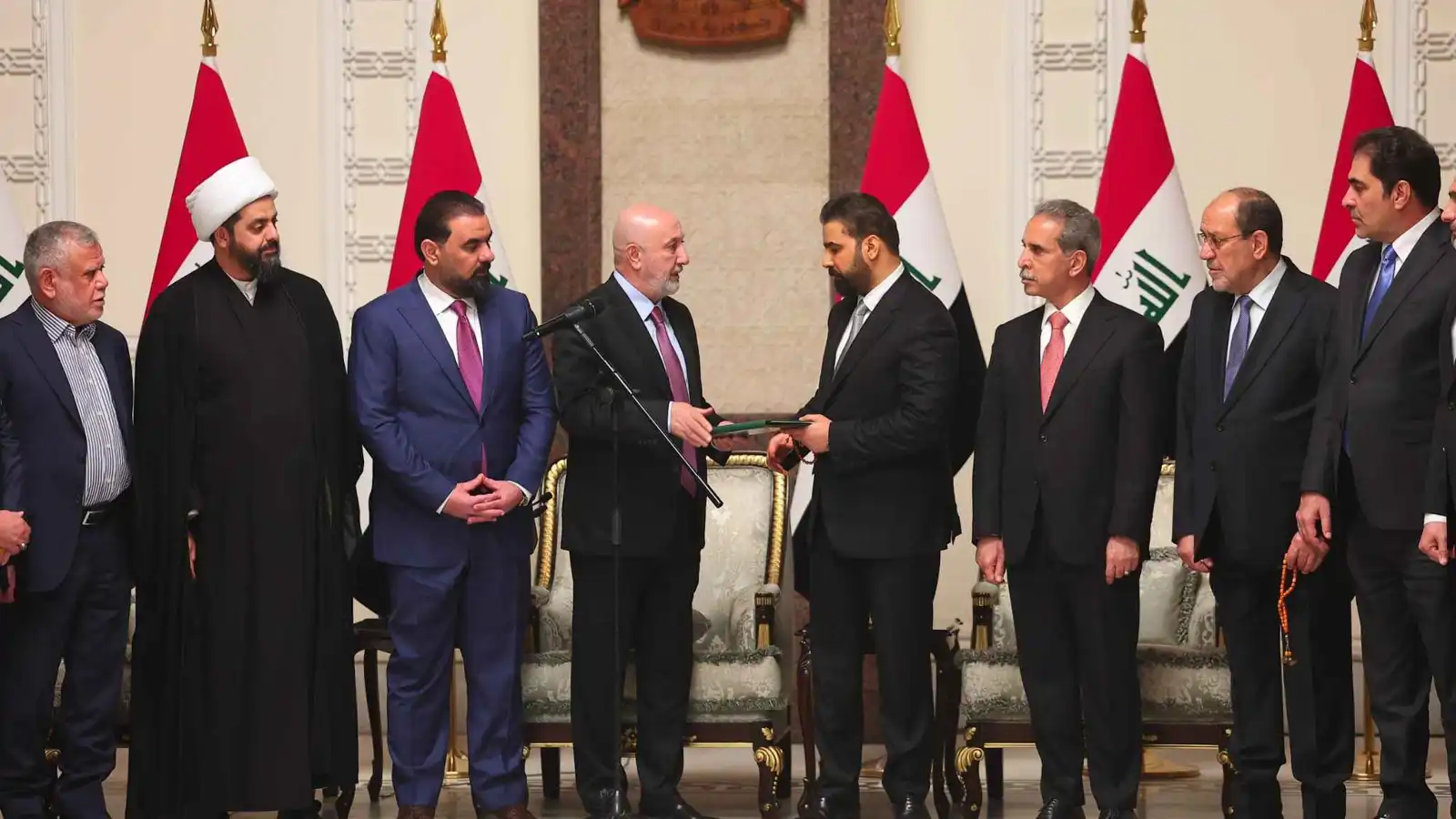 لماذا أثار قسم وزراء حكومة الزيدي غضب الشارع العراقي؟