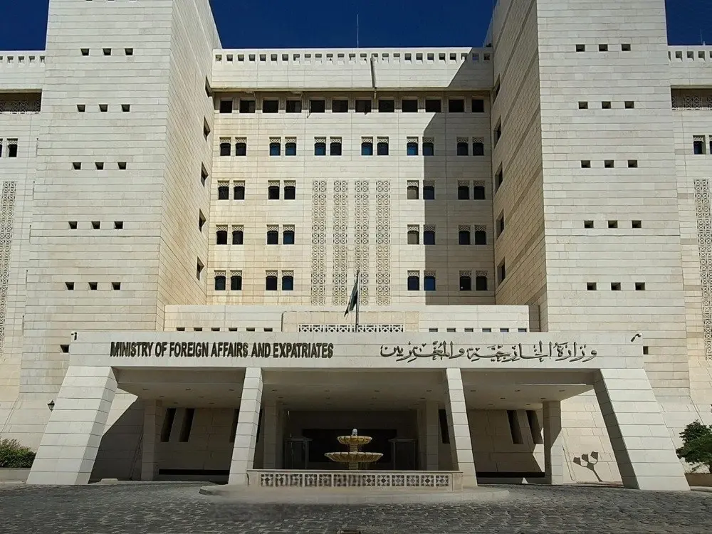 بعد غارات درعا.. سوريا تحذّر من محاولات ضرب علاقتها بالأردن