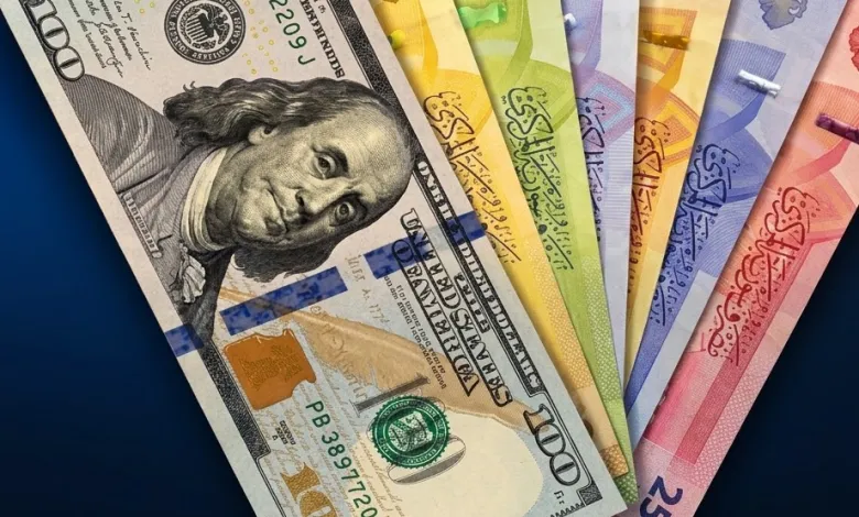 الليرة تتراجع والأسعار تلاحقها.. هل تنقذ "الدولرة" القدرة الشرائية للسوريين؟