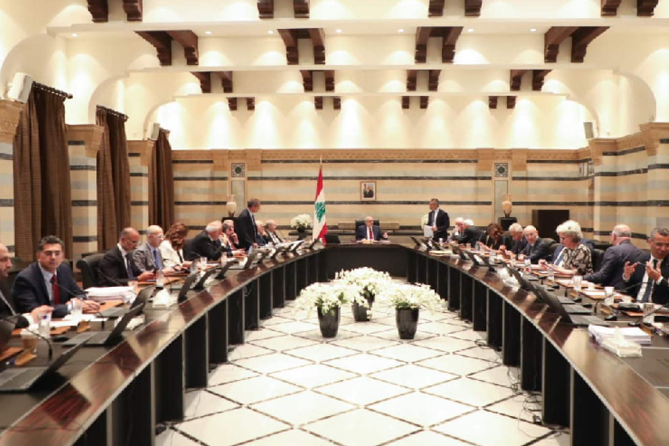 أموال المودعين في لبنان على طاولة اجتماعات باريس