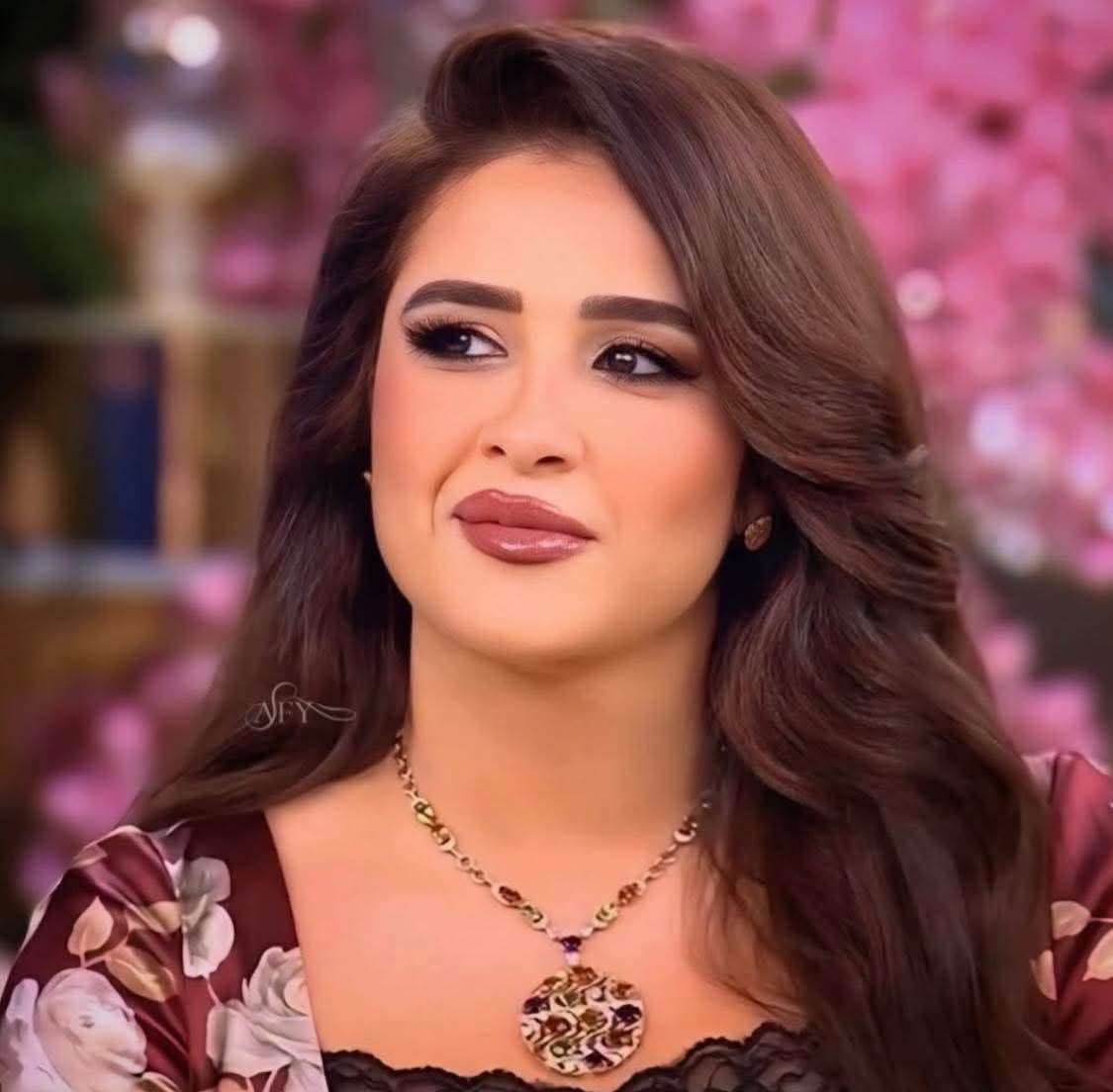 ياسمين عبد العزيز تصد هجمات الإعلام والمواقع