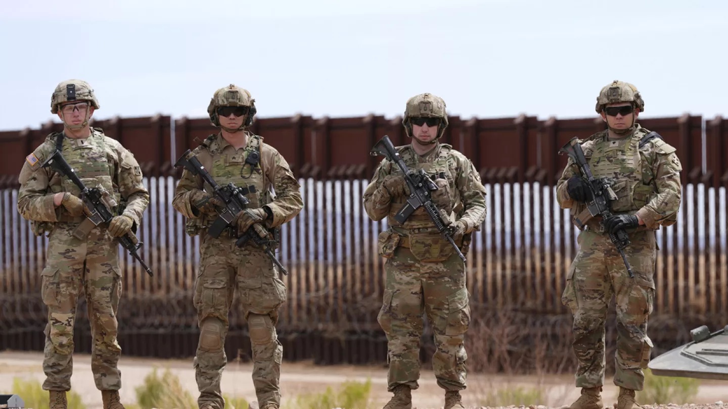 إضراب عمالي يعطل منشأة حيوية لإمداد الجيش الأمريكي