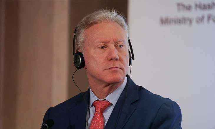 وزير الخارجية يرسم سياسة لبنان منفردًا