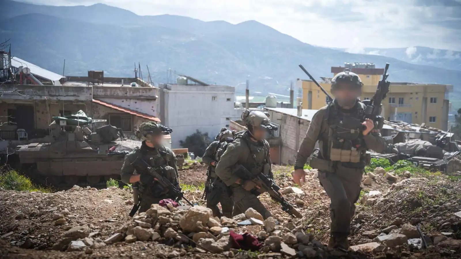 تحذيرات عاجلة لسكان جنوب الزهراني مع استمرار الغارات