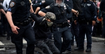مشاهد من اعتداء شرطة نيويورك على متظاهرين ضد الحرب على غزة