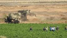 الاحتلال يهدد أمن غزة الغذائي بتجريف الأرض الزراعية