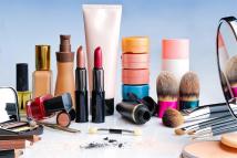 مادة سامة في منتجات التجميل 