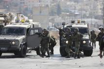 الاحتلال يعتقل 30 فلسطينياً في الضفة الغربية