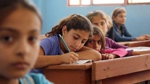 أزمة تعليمية تهدد مستقبل الطلاب في شرق سوريا
