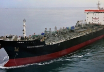 ناقلة النفط الإيرانية “لانا” تصل للسواحل السورية