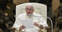 لأول مرة البابا فرنسيس يعلن عن توقيعه خطاب استقالته