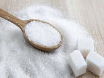 بعد أن تضاعف سعره…الحكومة المصرية تحظر بيع السكر