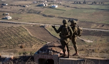 الجيش الإسرائيلي يوسع هجومه ولبنان يتمسك بالتفاوض