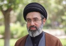 ما الذي أبعد مجتبى خامنئي عن وداع والده؟