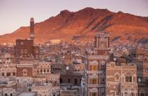 دهس طالبتين أمام مدرسة بصنعاء يثير غضباً ومطالب بالمحاسبة