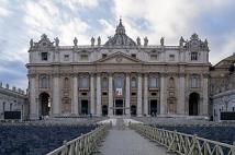 إصرار مسيحي: الكنائس تبقى رغم العدوان