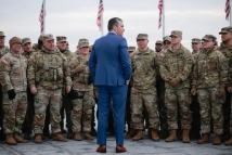 تدخل الدين في الجيش الأمريكي يثير جدلاً.. البابا ليو ينتقد سياسات هيغسيث