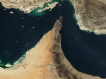 مواجهة إيرانية أمريكية تلوح في مضيق هرمز