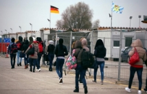 سوريون في ألمانيا: بين الحنين والمغادرة