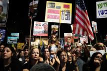 عائلات الإسرائيليين المحتجزين في غزة تتظاهر للمطالبة بالتحقيق في إهدار الدماء