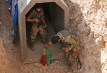 شبكة أنفاق تقطع أوصال الأراضي الزراعية في رأس العين