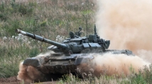 الدفاع الروسية تعرض لقطات لعمل دبابات "تي-72"