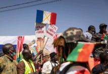 بوركينا فاسو: متظاهرون يطالبون بنقل السفارة الفرنسية ويمهلونها شهراً