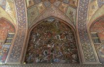 معلم ثقافي إيراني يتعرض لأضرار إثر غارات أمريكية وإسرائيلية