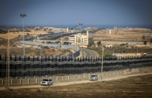 إسرائيل تعسكر حدودها مع مصر بذريعة "التهريب".. ومحللون: خطوة تكشف نوايا مريبة