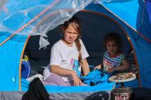 العودة أم البقاء: مأزق النازحين اللبنانيين في الجنوب والبقاع