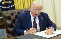 ترامب يدرس خيارات عسكرية ضد فنزويلا