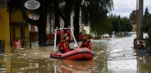  إخلاء قرى إثر الفيضانات المميتة في إيطاليا