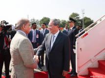 حضور صيني في إسلام أباد ودعوة سعودية للمفاوضات