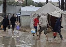 الفيضانات تضاعف معاناة 795 ألف نازح في غزة