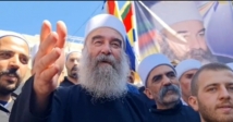 الهجري يقود السويداء نحو الإقليم المنفصل.. حماية الطائفة أم تحدي الدولة؟ 