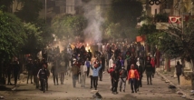 احتجاجات بتونس بعد وفاة طالب