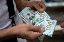 كيف افتتح الدولار اليوم في السوق السوداء في لبنان